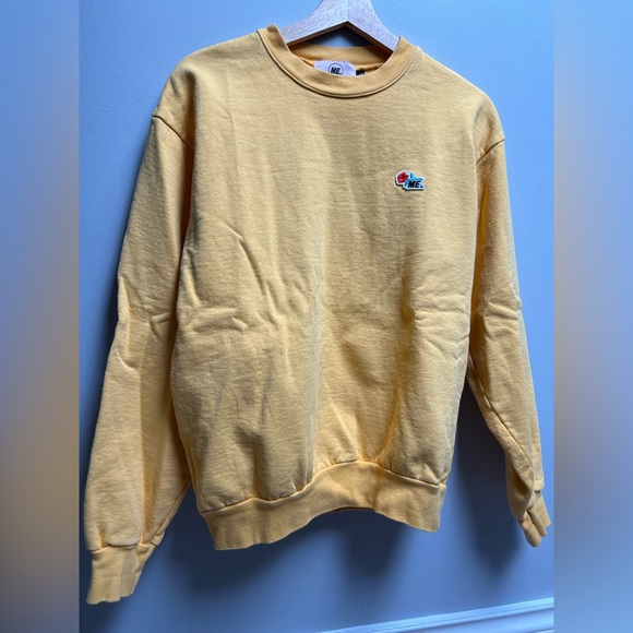 Nike Crewnecks - Picture 2 of 2